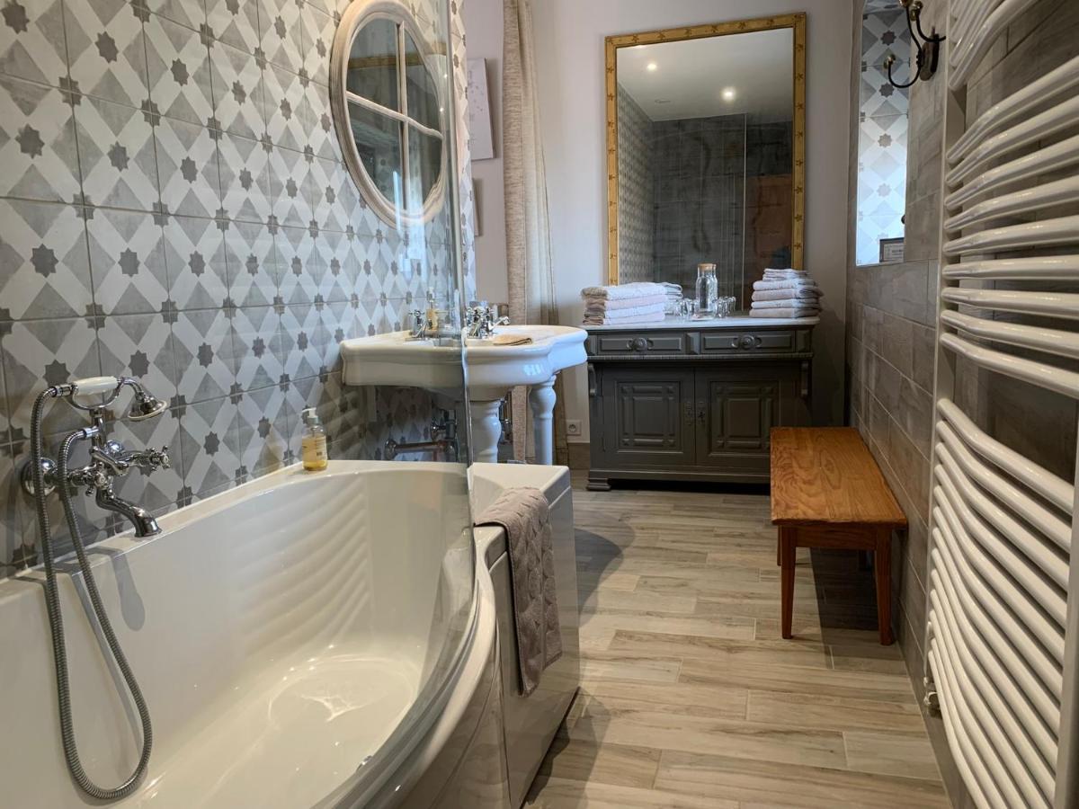 Logis De La Roche - Niort - Chauray Hotel ภายนอก รูปภาพ