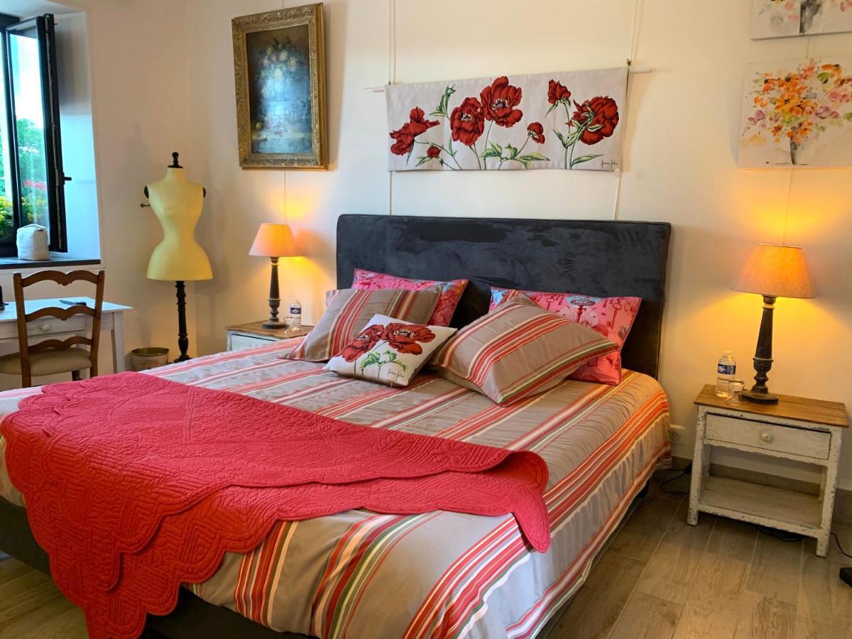 Logis De La Roche - Niort - Chauray Hotel ภายนอก รูปภาพ
