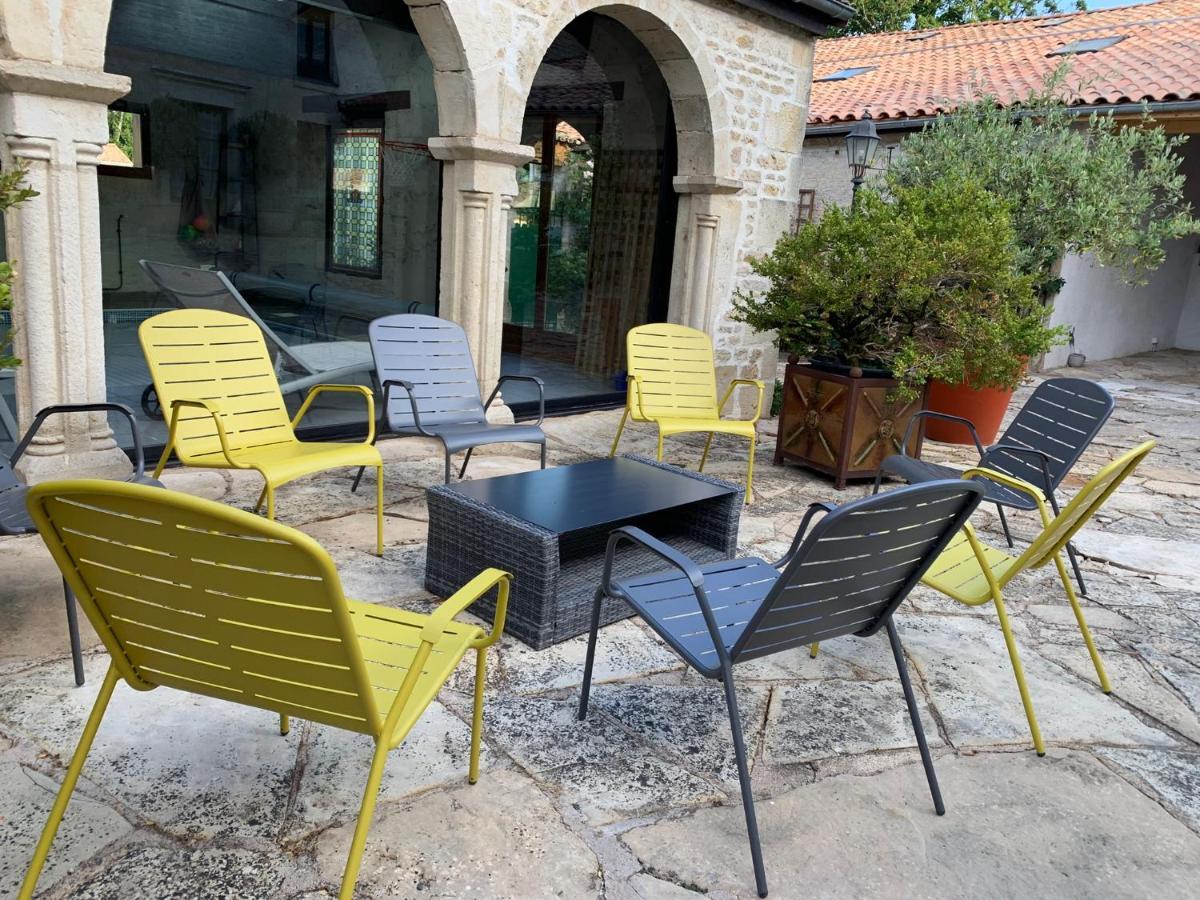 Logis De La Roche - Niort - Chauray Hotel ภายนอก รูปภาพ
