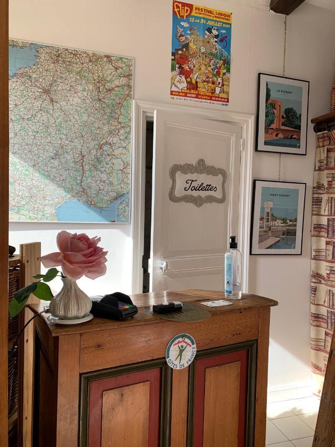 Logis De La Roche - Niort - Chauray Hotel ภายนอก รูปภาพ
