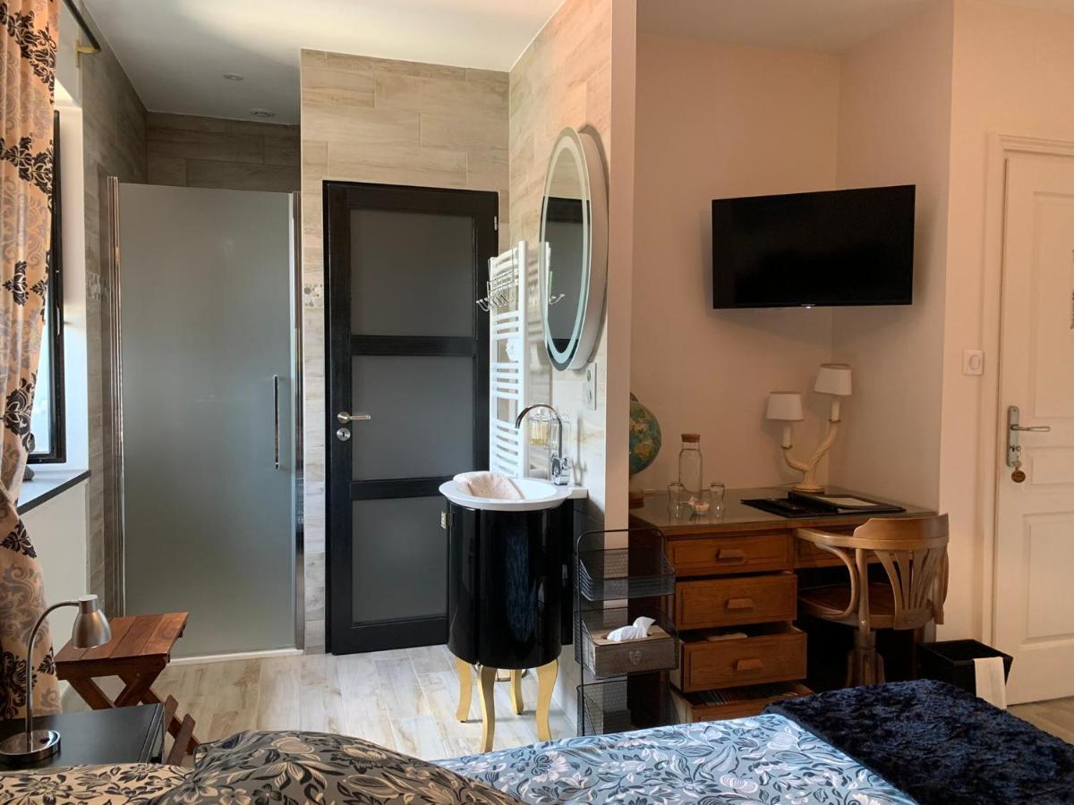 Logis De La Roche - Niort - Chauray Hotel ภายนอก รูปภาพ