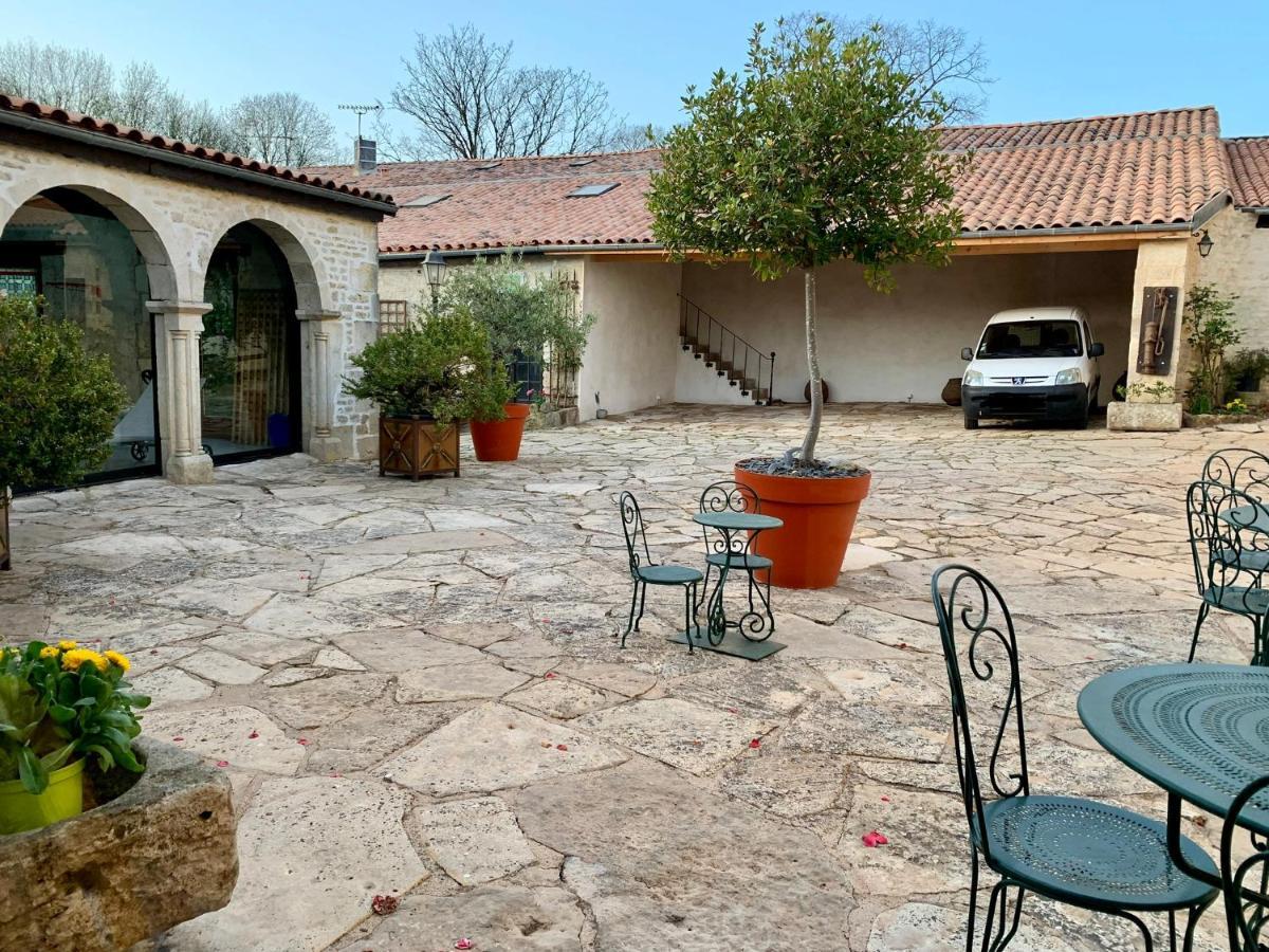Logis De La Roche - Niort - Chauray Hotel ภายนอก รูปภาพ
