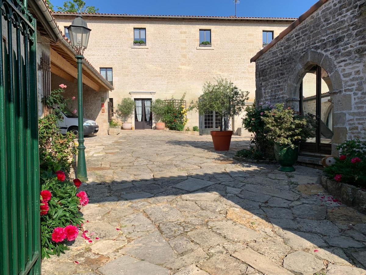Logis De La Roche - Niort - Chauray Hotel ภายนอก รูปภาพ